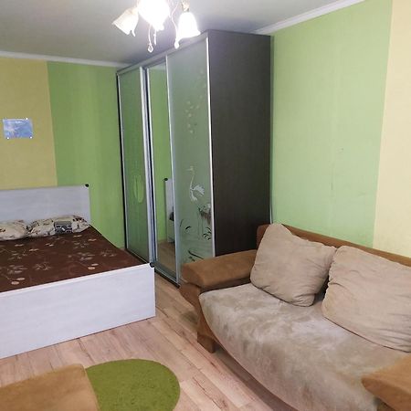 Район Деснянской Правды Apartment แชร์นีฮีฟ ภายนอก รูปภาพ