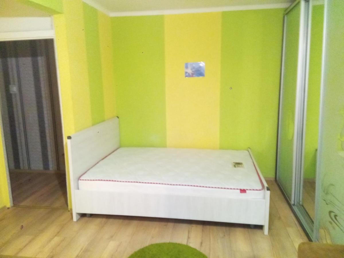 Район Деснянской Правды Apartment แชร์นีฮีฟ ภายนอก รูปภาพ