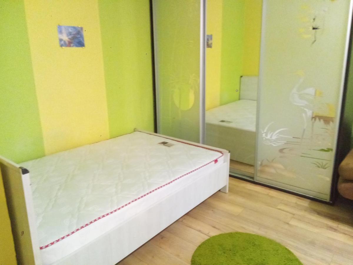 Район Деснянской Правды Apartment แชร์นีฮีฟ ภายนอก รูปภาพ