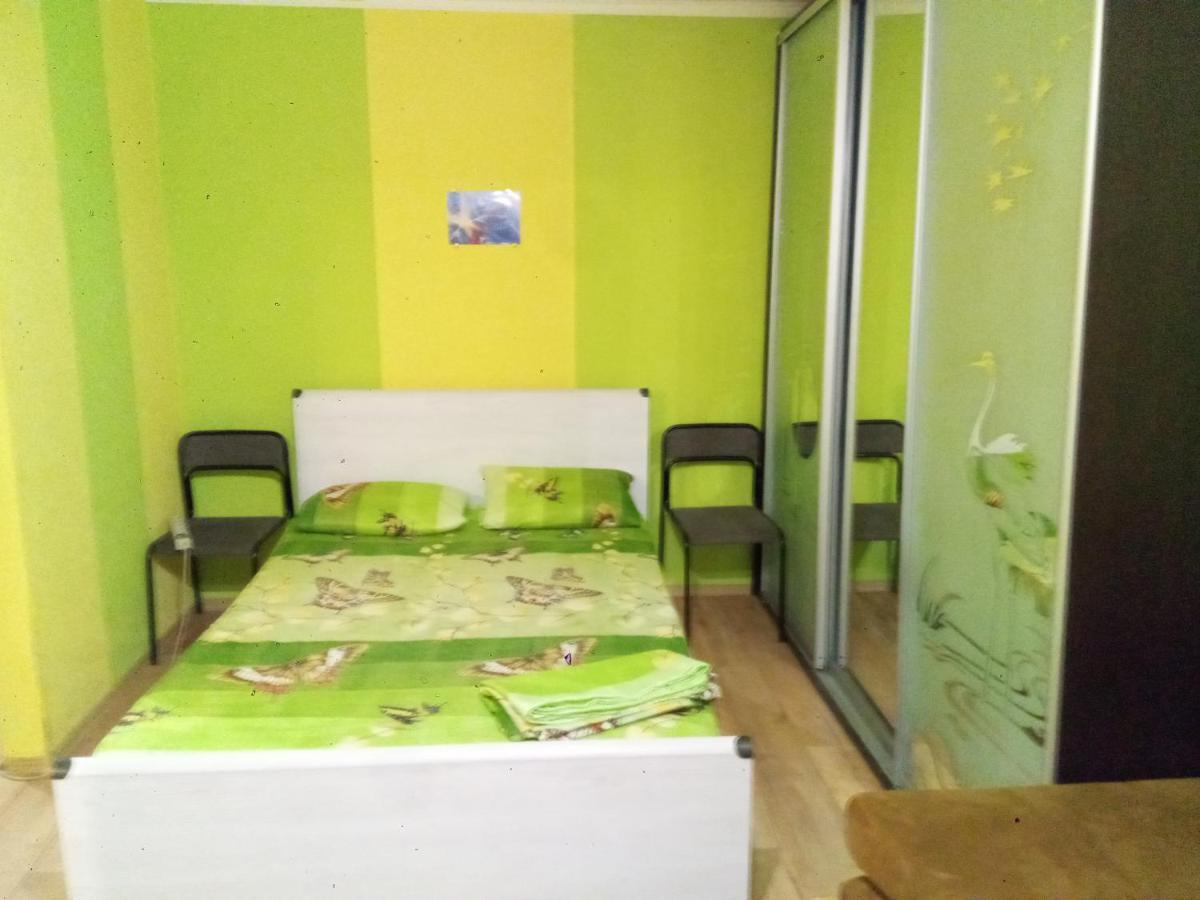 Район Деснянской Правды Apartment แชร์นีฮีฟ ภายนอก รูปภาพ